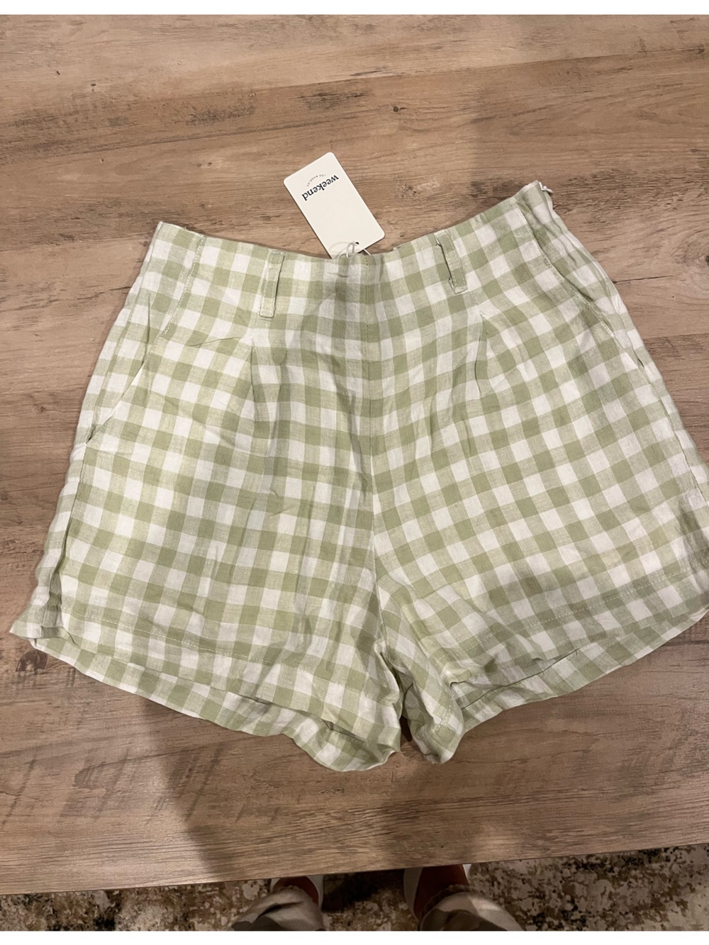 High-Waist Linen-Blend stretch waist Shorts in Sage and White